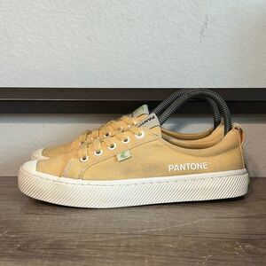 Cariuma OCA Low Pantone Women’s Shoes Size 7.5 Yellow